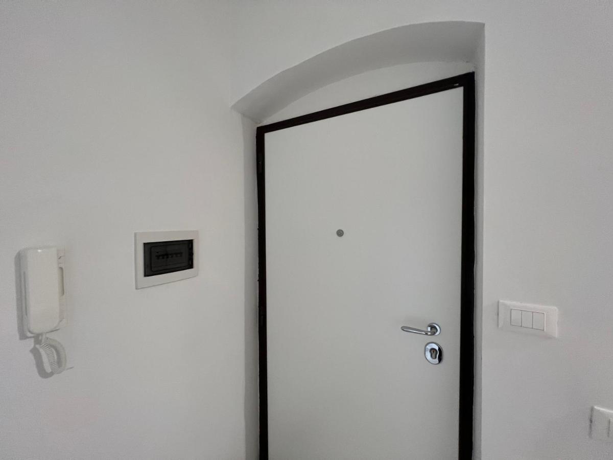 Urban flat-TimeSRL apartments Bari Bagian luar foto