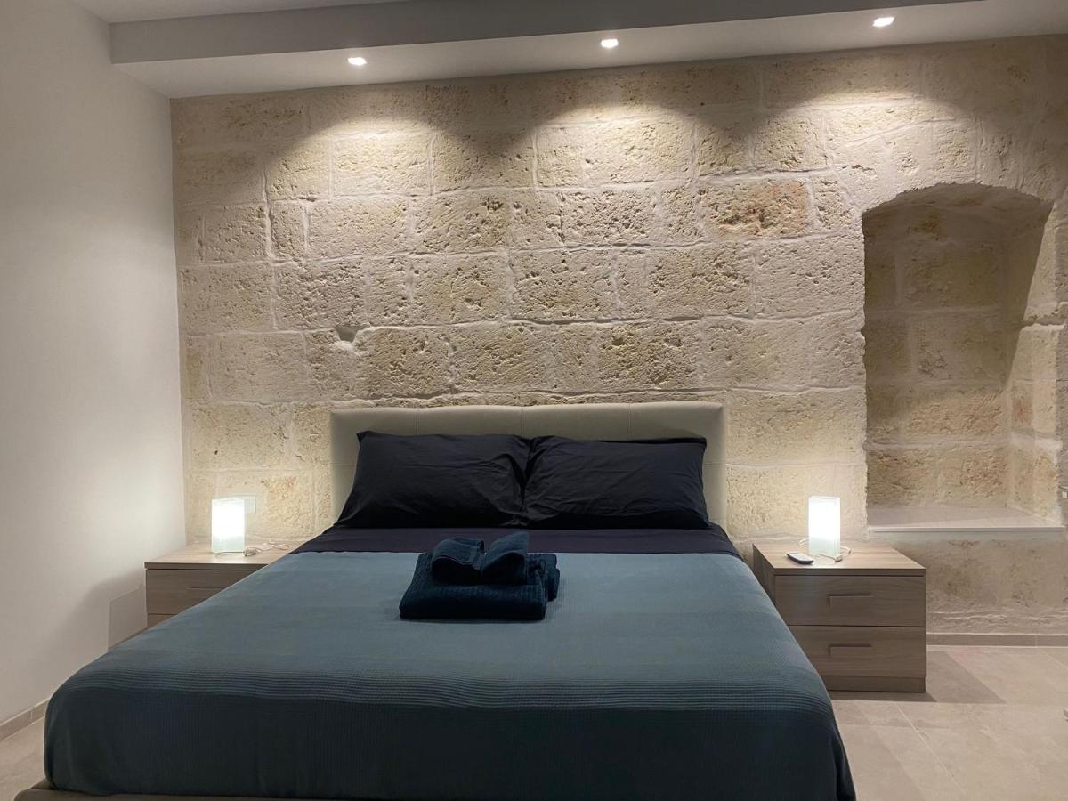 Urban flat-TimeSRL apartments Bari Bagian luar foto